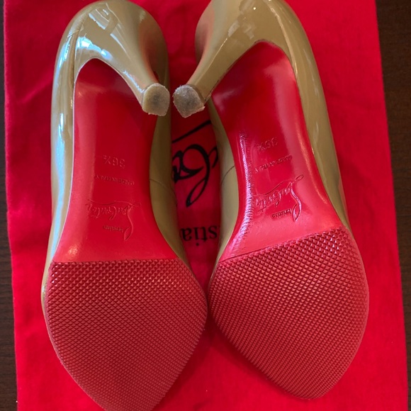 Christian Louboutin Camel Décolleté Pumps, 36.5 w/ red rubber soles - Picture 5 of 7